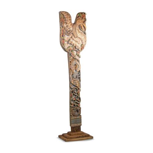 FIGURE EN TECK SCULPTÉ