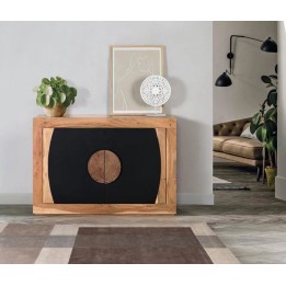 Buffet en bois massif contemporain low-profile.