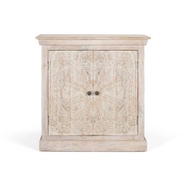 Buffet en bois massif, signature d'un style contemporain.