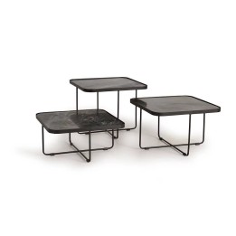 Table d'appoint en bois massif contemporaine Cette table d'appoint ...