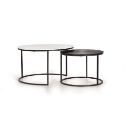 Table en bois contemporaine avec style modern.