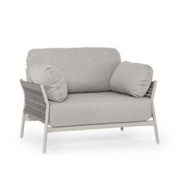 FAUTEUIL MODERNE POUR ESPACE EXTÉRIEUR Ce fauteuil est l'icone
