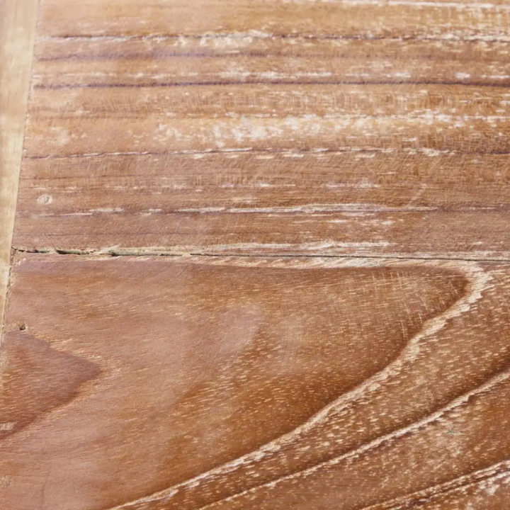 Table Basse en Bois Massif avec Pieds Élégants et Finition Naturelle.