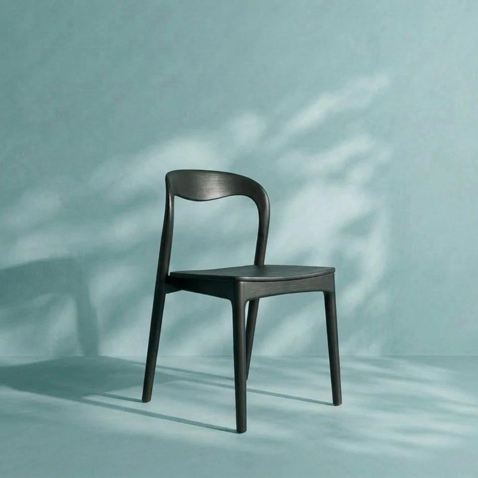 Chaise et assise design en bois – ZOZZA